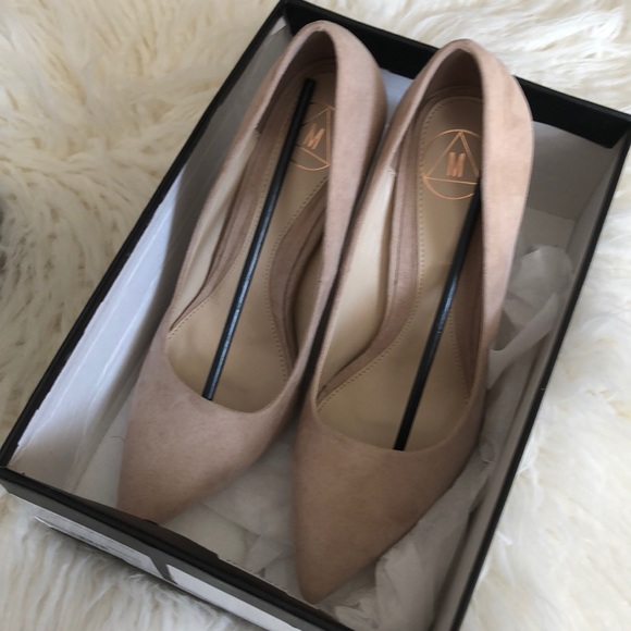 Faux Suede Pointed Toe Court Shoe - Picture 4 of 4